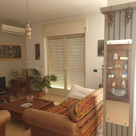 Attico In Riva Al Mare Apartment Gallipoli Bagian luar foto