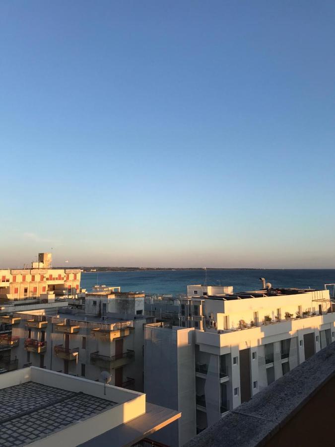 Attico In Riva Al Mare Apartment Gallipoli Bagian luar foto