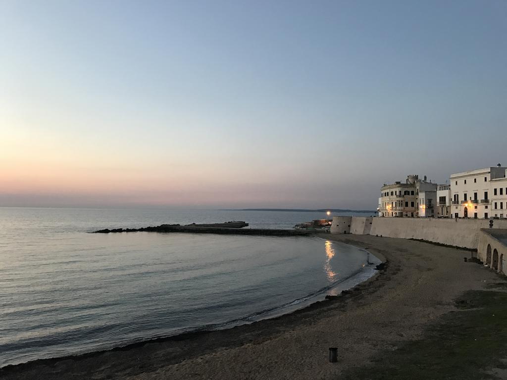 Attico In Riva Al Mare Apartment Gallipoli Bagian luar foto